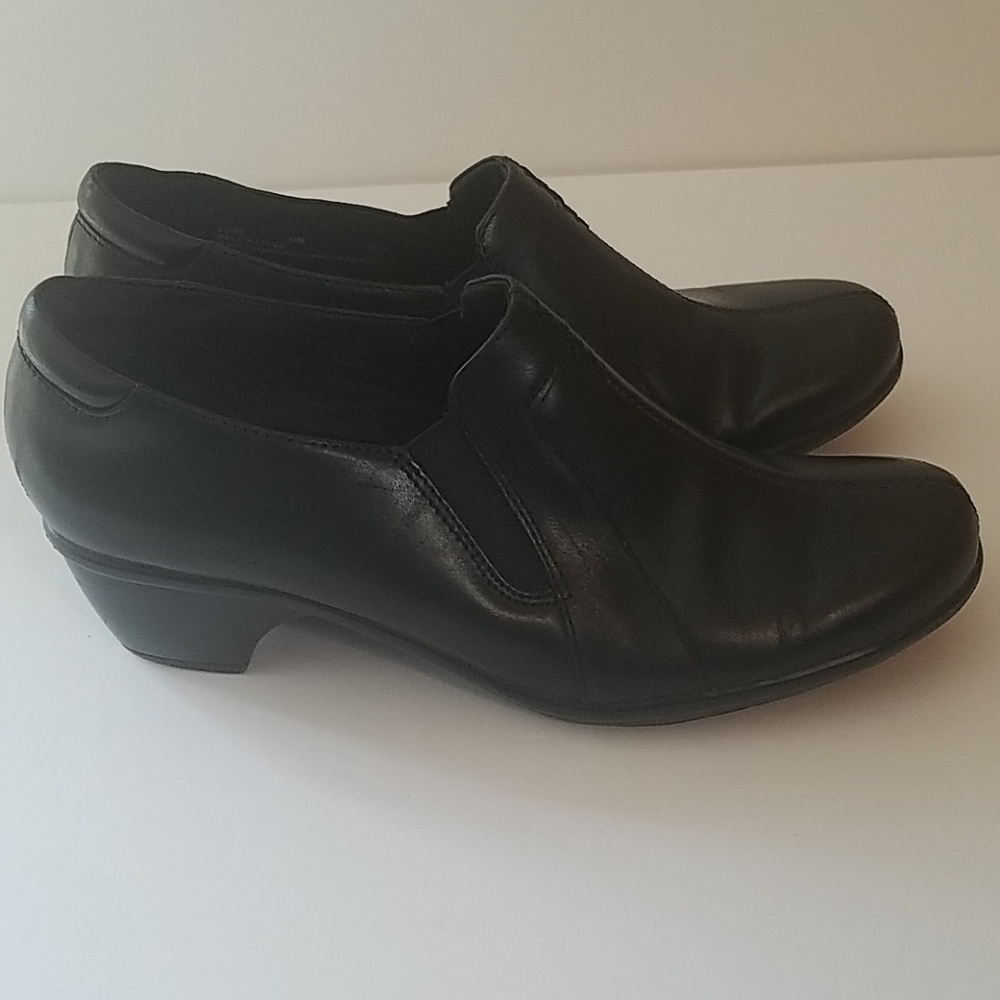 Clark's shoes - Picture 2 of 6